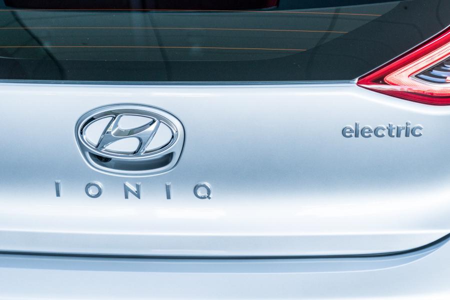 Детали экстерьера Hyundai IONIQ electric (AE) 2016 года  (NA) (фото 40 из 41)